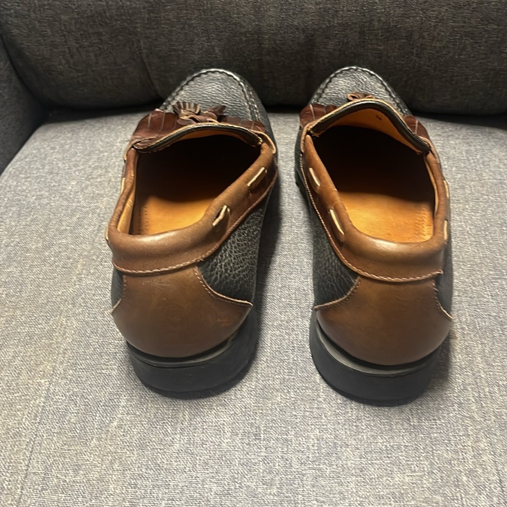 Allen Edmonds Nashua Tassel Loafer in Black & Brown - Picture 6 of 10